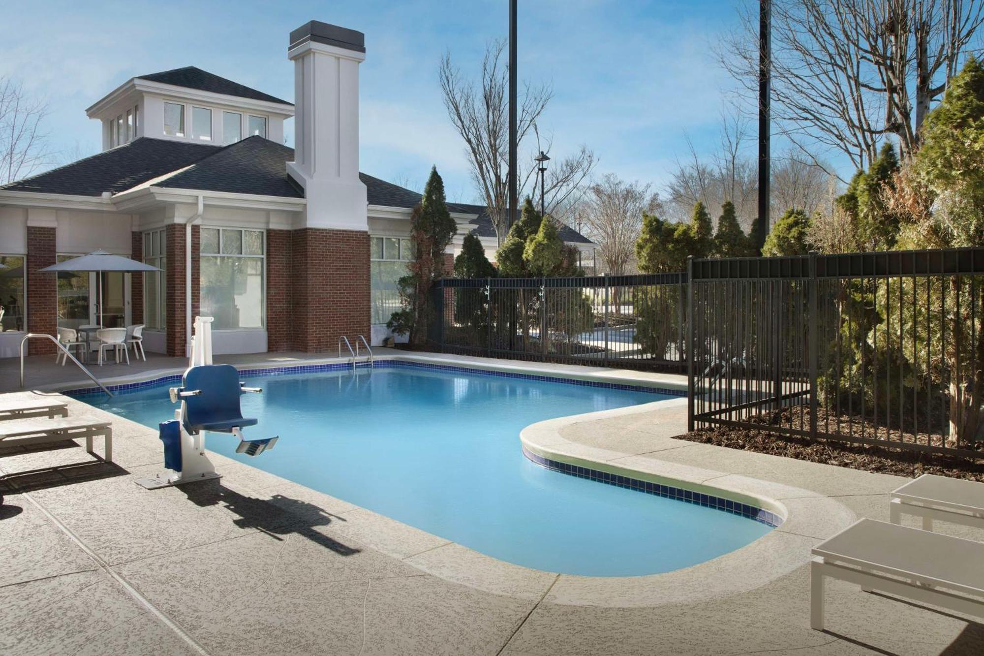Hilton Garden Inn Atlanta North/Джонс Крийк Екстериор снимка