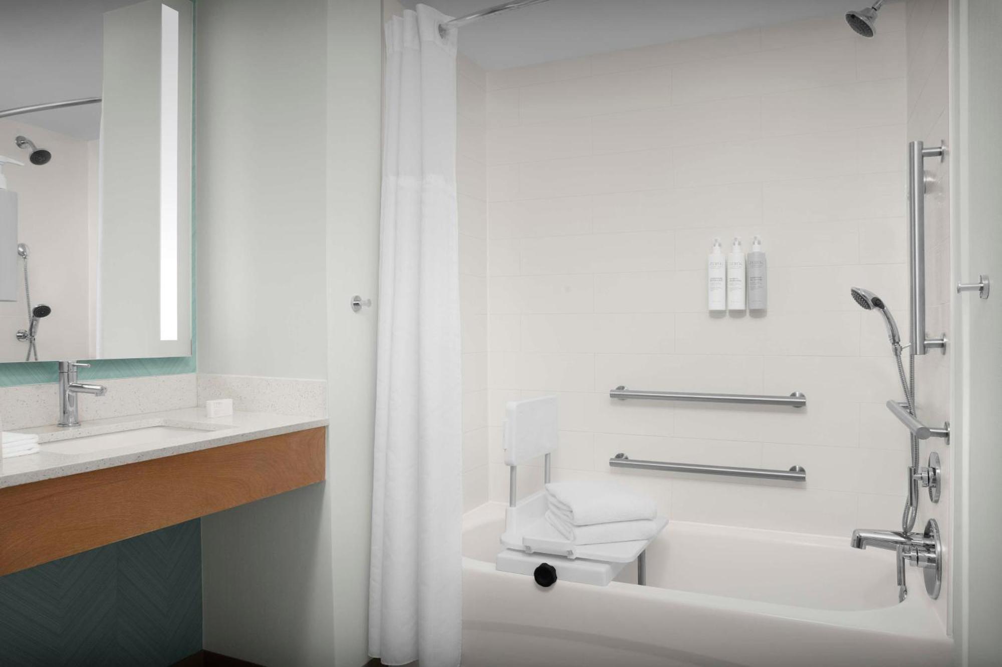 Hilton Garden Inn Atlanta North/Джонс Крийк Екстериор снимка